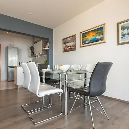 Ante Modern Apartment Omis